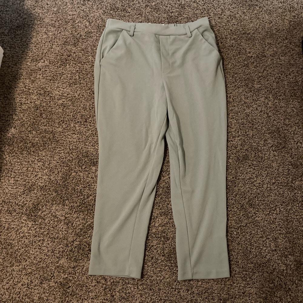 Chic Women's Straight Leg Pants in Sage Green